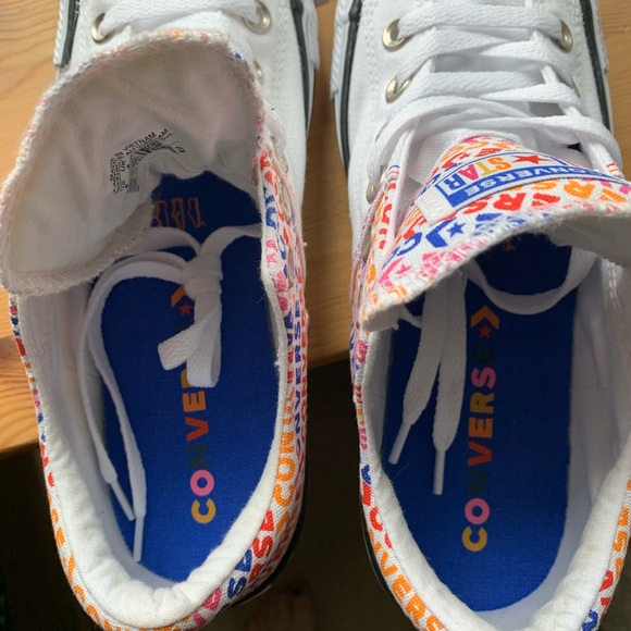 🌟SOLD🌟Converse Sneakers - NWT (new in box) - Picture 3 of 9